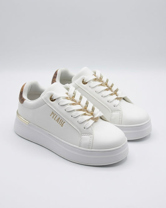Sneakers platform Alviero Martini 1 Classe in pelle bianca con dettaglio Geo Classic sul tallone e catenella dorata sulle stringhe.