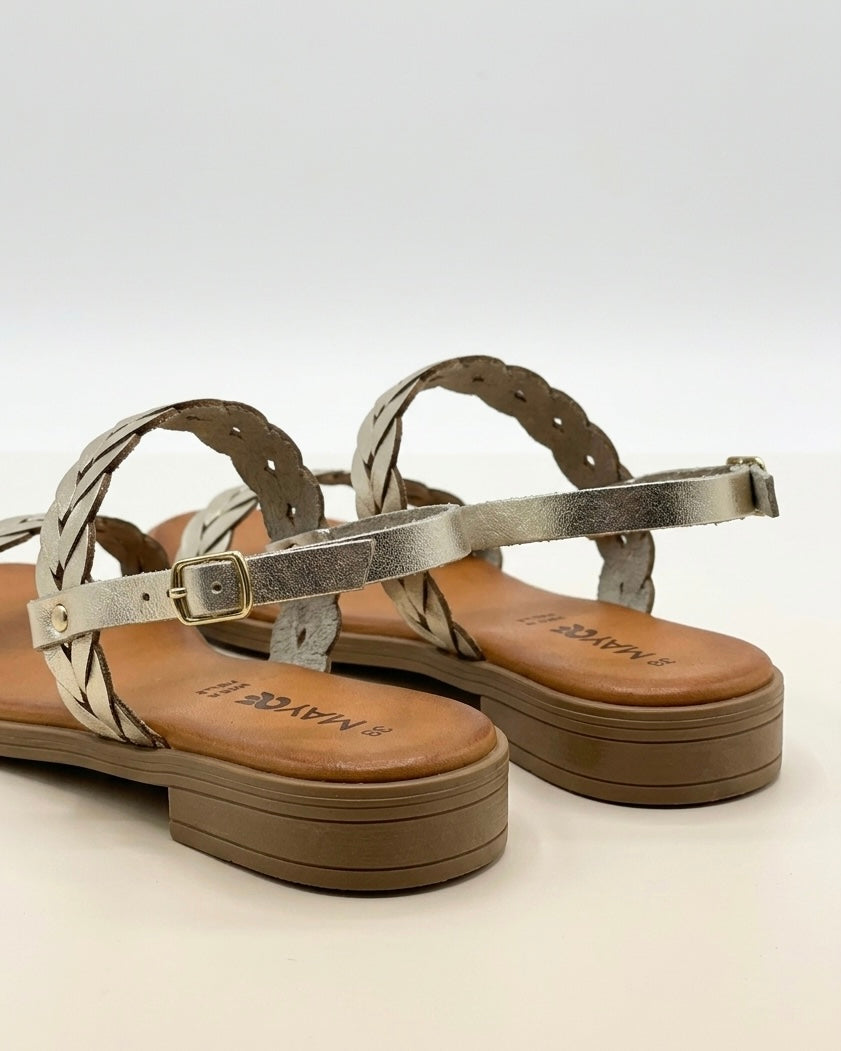Sandalo basso donna in vera pelle laminata oro platino con listini anteriori e posteriori lavorati a treccia e plantare memory foam Buttò Calzature-retro.