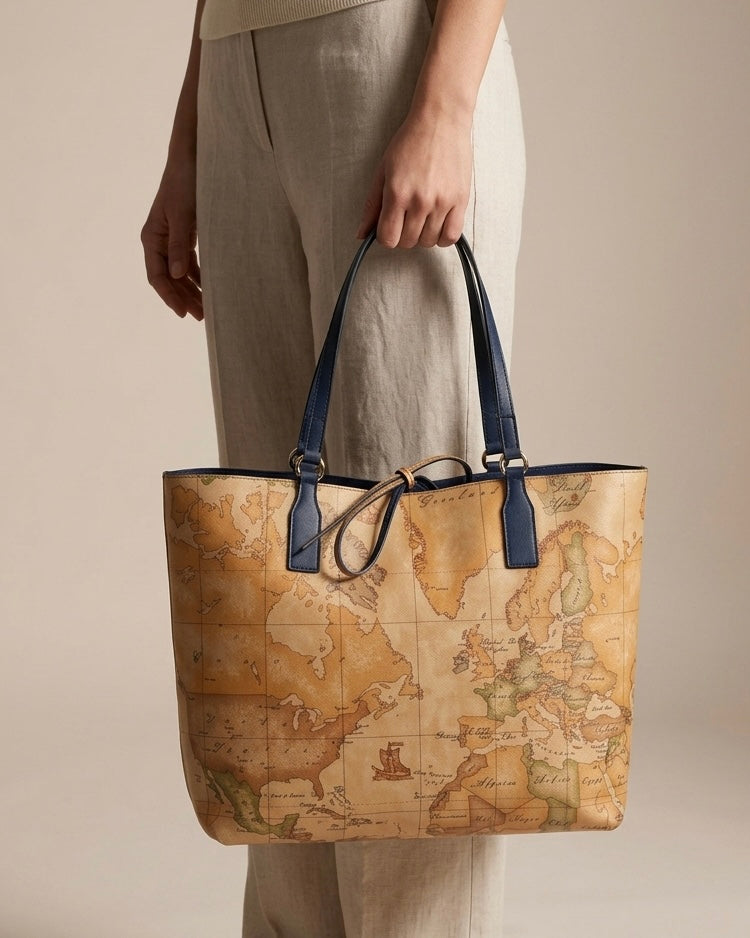Borsa shopping Alviero Martini 1^ Classe mappa Geo Classic con manici e finiture blu navy - Buttò Calzature-modella.