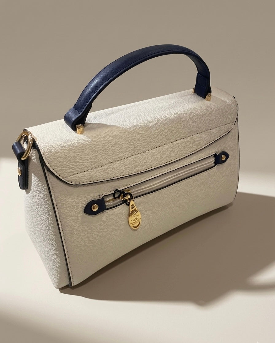 Borsa a mano con patta Beverly Hills Polo Club bianca martellata con manico blu scuro e morsetto dorato frontale - Buttò Calzature - retro.