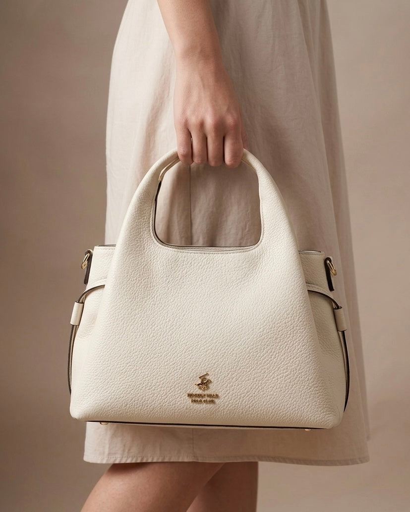 Borsa a mano Beverly Hills Polo Club bianca martellata con manici integrati, triplo scomparto e logo dorato - Buttò Calzature - modella.