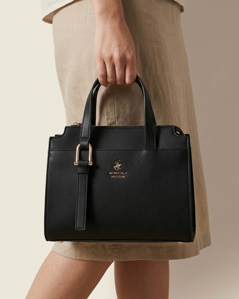 Borsa a mano Beverly Hills Polo Club nera strutturata con doppi manici, chiusura a zip e logo dorato frontale - Buttò Calzature - modella.
