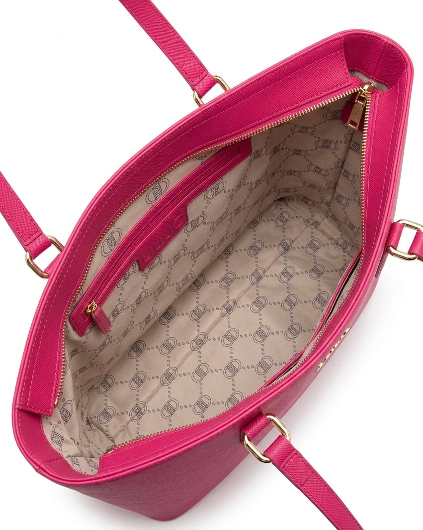 Borsa a spalla Liu Jo color fucsia acceso con logo "LIU·JO MILANO" impresso in rilievo sul davanti e dettagli metallici dorati-interno.