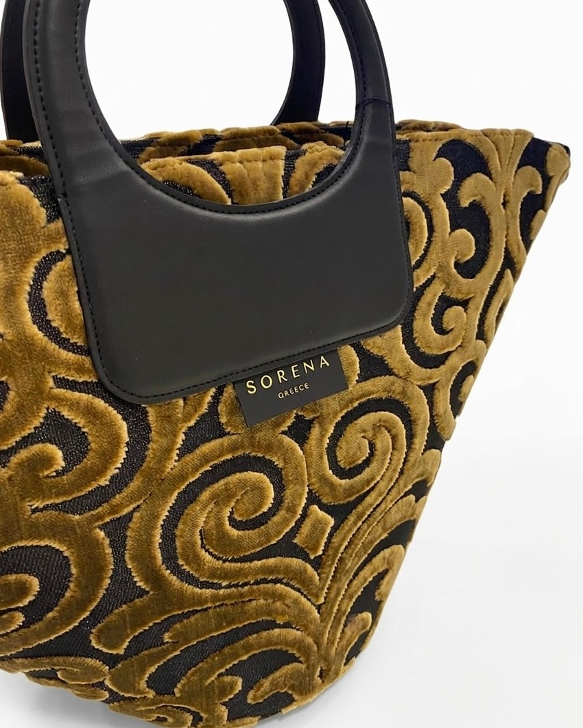 Borsa shopping grande Sorena prodotta in Grecia in tessuto jacquard vellutato oro e nero con manici neri - Buttò Calzature - logo.