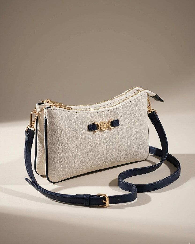 Borsa a tracolla Beverly Hills Polo Club bianca con profili e tracolla blu scuro, doppia zip e morsetto dorato frontale - Buttò Calzature.