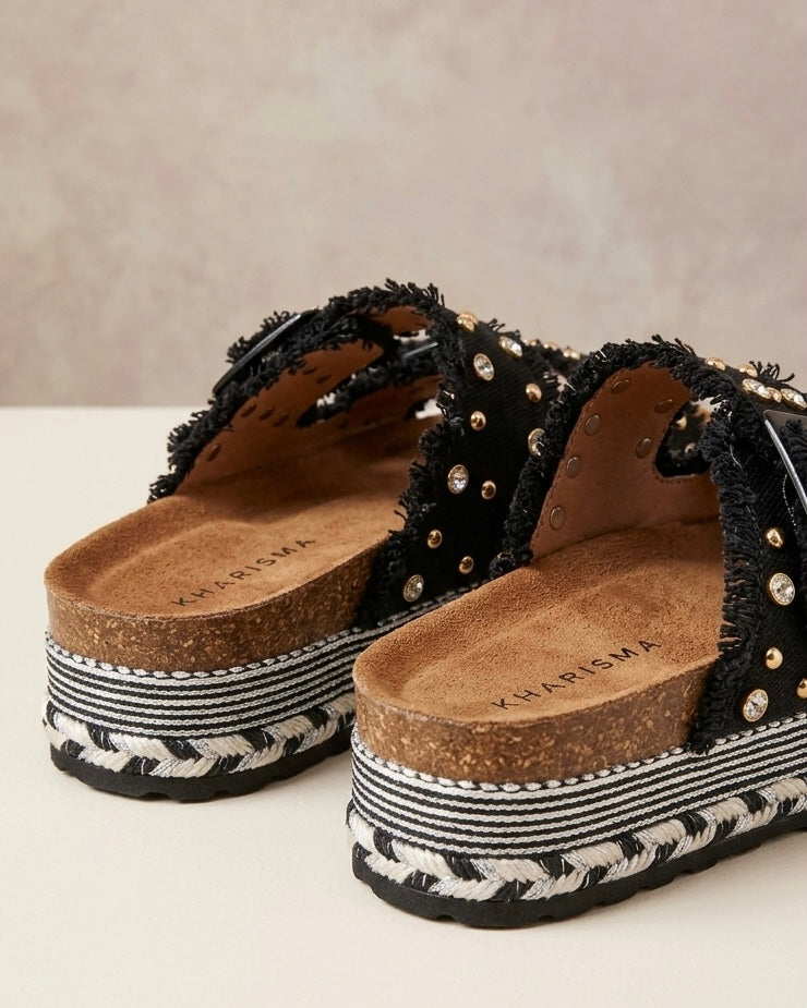 Ciabatte basse platform nere a doppia fascia con effetto sfilacciato, fibbie regolabili e strass brillanti - Buttò Calzature - retro.
