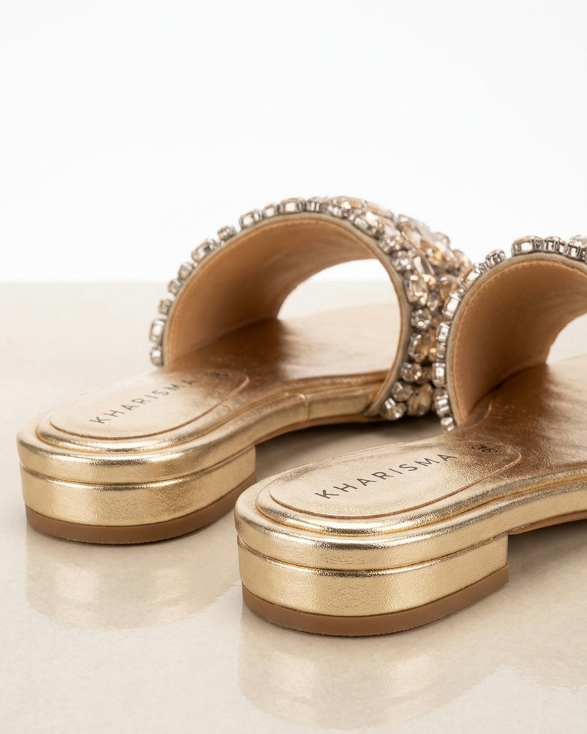 Ciabattine basse gioiello color oro metallizzato con fascia frontale tempestata di pietre sfaccettate ambra e cristalli champagne - Buttò Calzature - retro.
