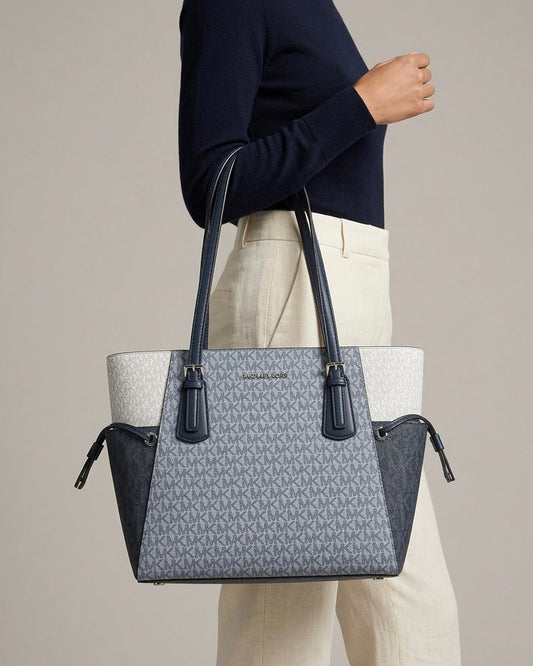 Borsa Tote Voyager Michael Kors in Tela Logo Multicolore Azzurra