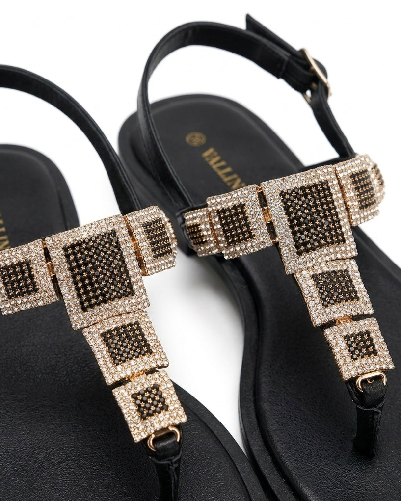 Sandali infradito Valleverde neri da donna con fasce geometriche ricoperte di strass e cinturino alla caviglia - dettaglio.