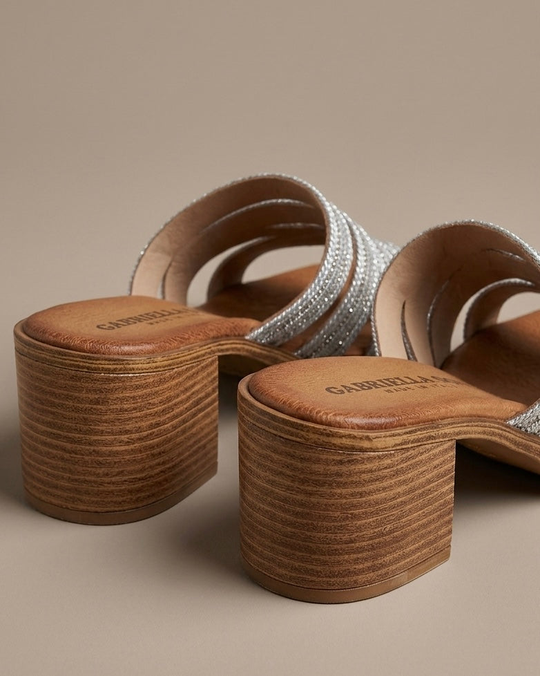 Sandali sabot con tacco largo medio e pianta cuoio con fascia a listini sottili argentati e micro-strass - Buttò Calzature - retro.