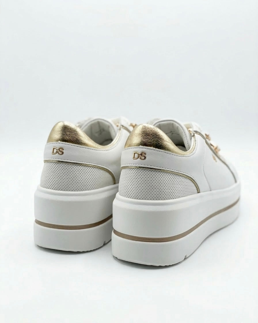 Sneakers platform Donna Serena in pelle bianca con finiture oro e pietre gioiello floreali sui lacci - retro scarpa.