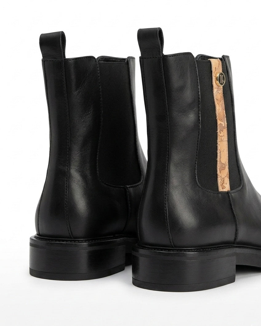 Stivaletto Chelsea da donna in pelle nera Alviero Martini 1ª Classe con dettaglio elastico Geo Classic laterale - retro tacco.