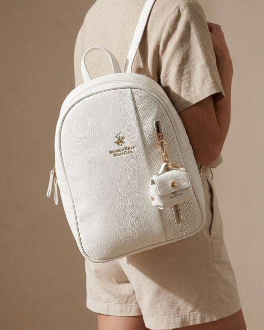 Zainetto bianco Beverly Hills Polo Club con dettaglio traforato, cerniera dorata e mini charm borsellino rimovibile - Buttò Calzature - modella.